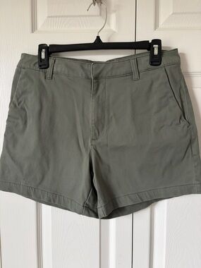 Banana Republic Olive Green Chino Shorts ~ Size 8
